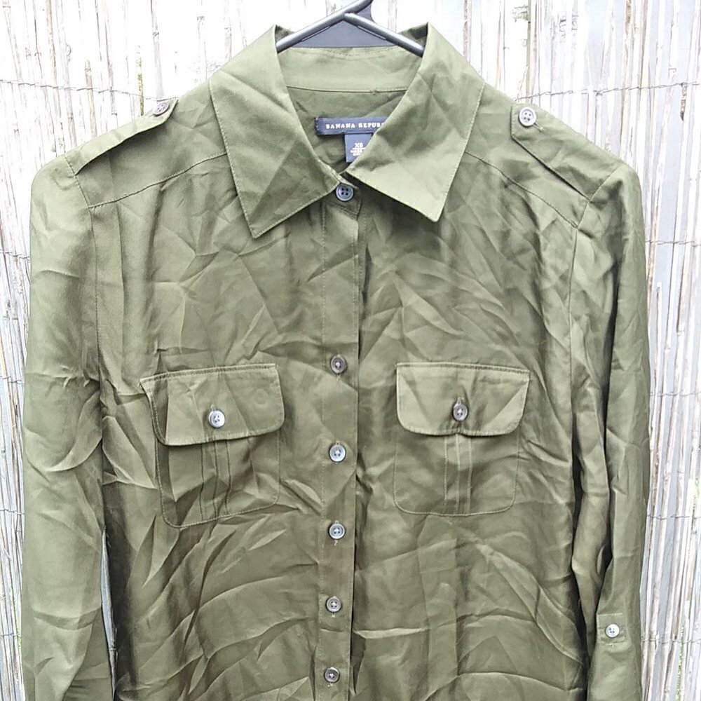Banana Republic Army/Olive Green Button Down Women Pockets Shoulder Decor - XS